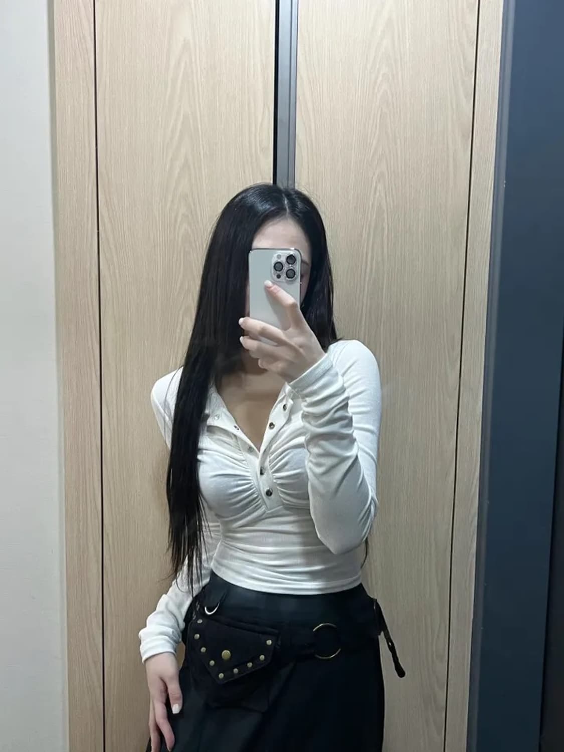 새상품] 블랙 셔링 반크롭 긴팔티 상품이미지2