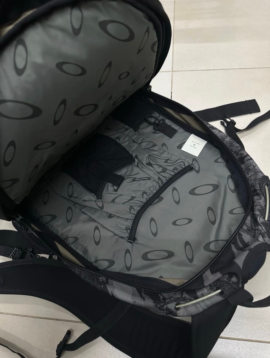 오클리 카모 백팩 상품이미지5