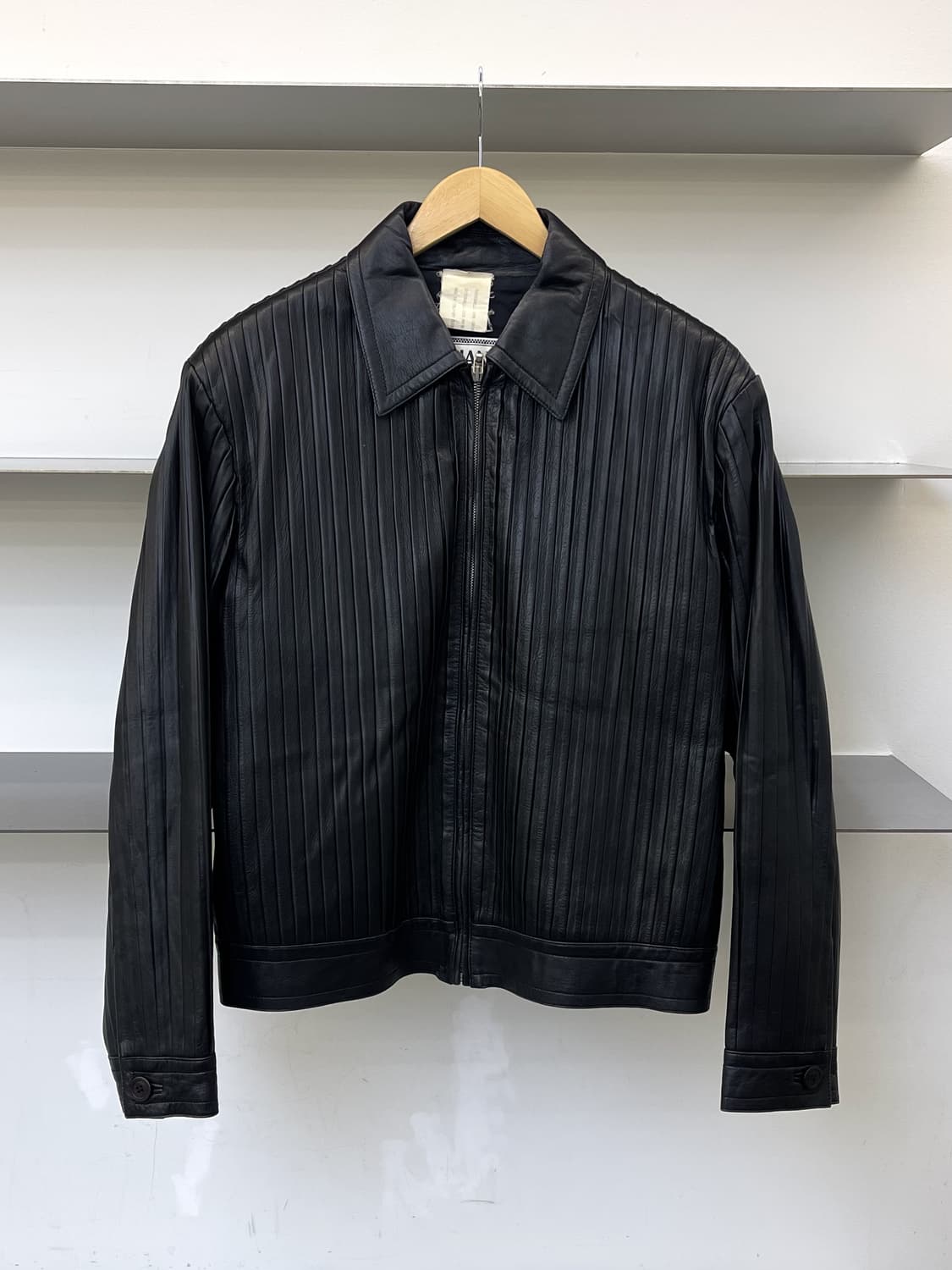 지아니 베르사체 8-90s 플리츠 레더 자켓 상품이미지3