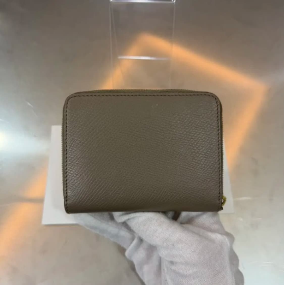 [정품] 셀린느 스몰 지퍼 컴팩트 반지갑 (Taupe / OS) 상품이미지3