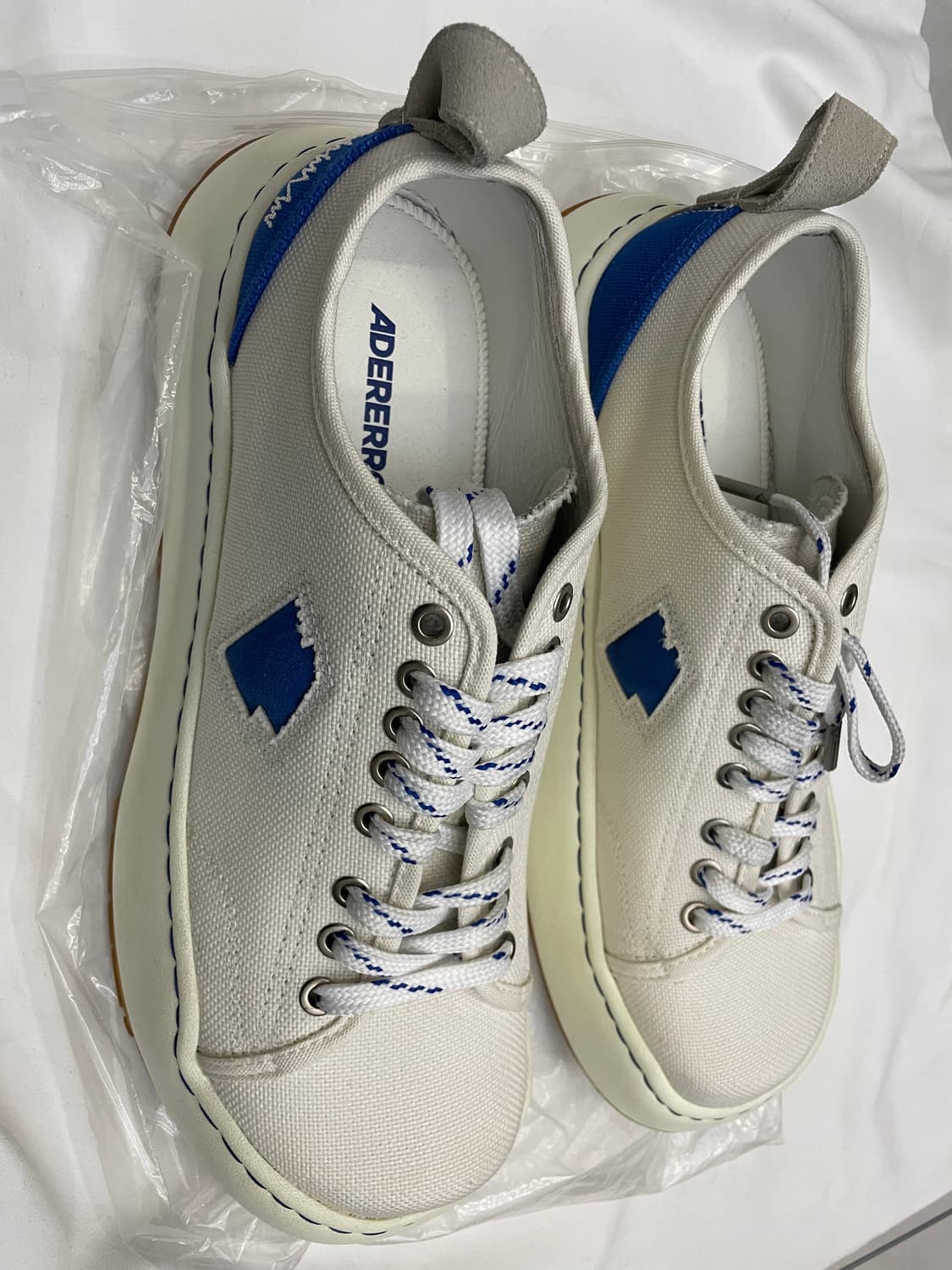 아더에러 캔브 상품이미지1