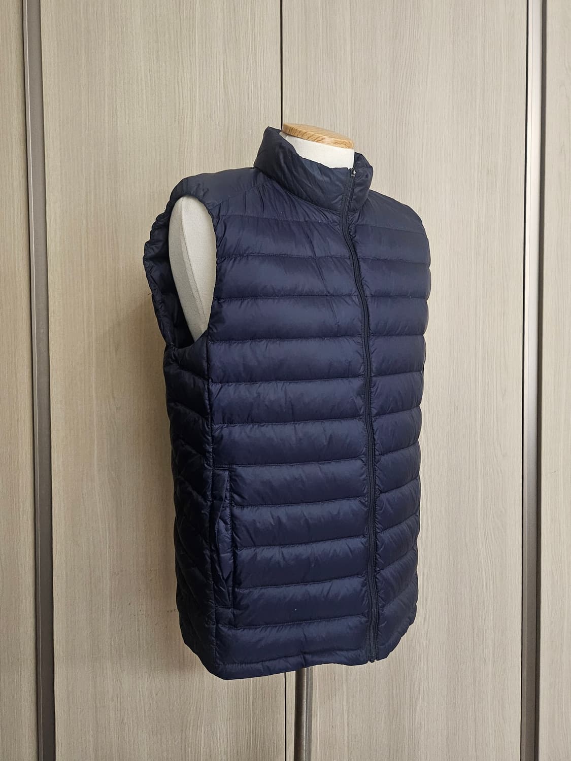 (새상품급)거위털 경량 패딩 조끼 네이비 (L / 100) 상품이미지2