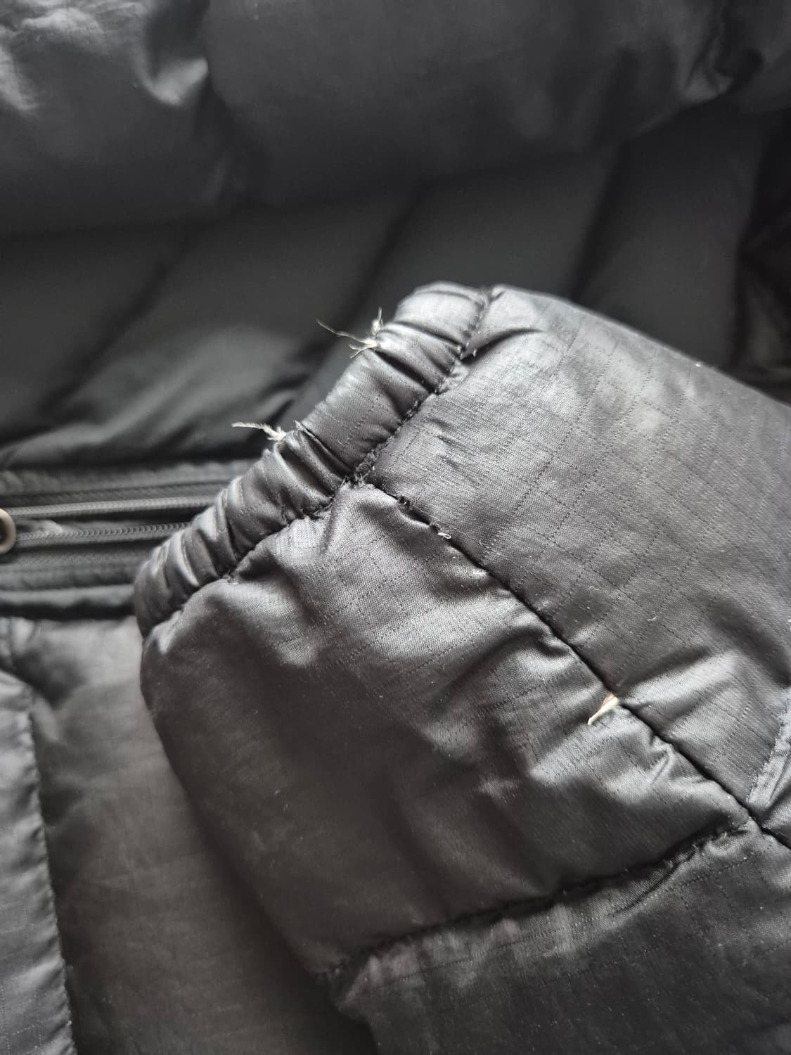 파타고니아 블랙 다운 자켓 상품이미지6