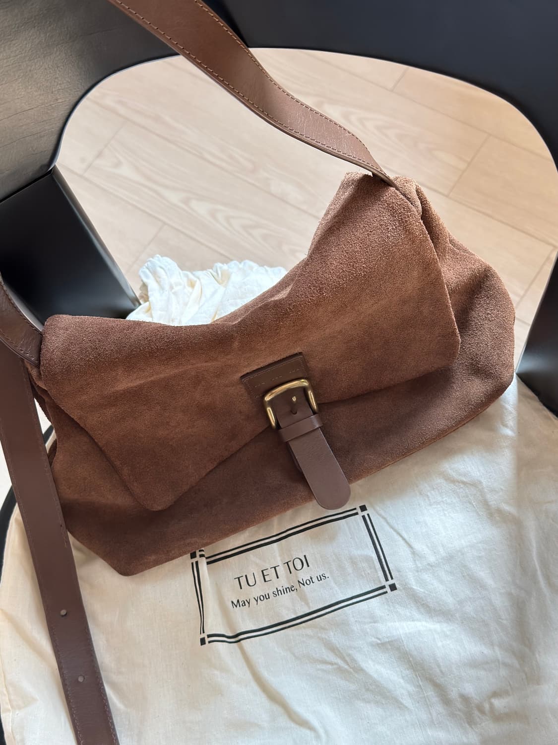 투에투아 마마스백 스웨이드 브라운 상품이미지2