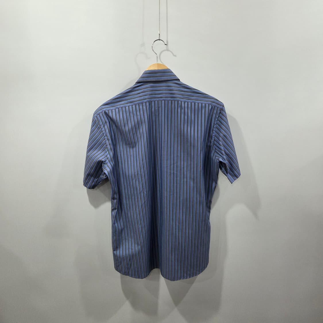 지방시 스트라이프 반팔셔츠 100  상품이미지5