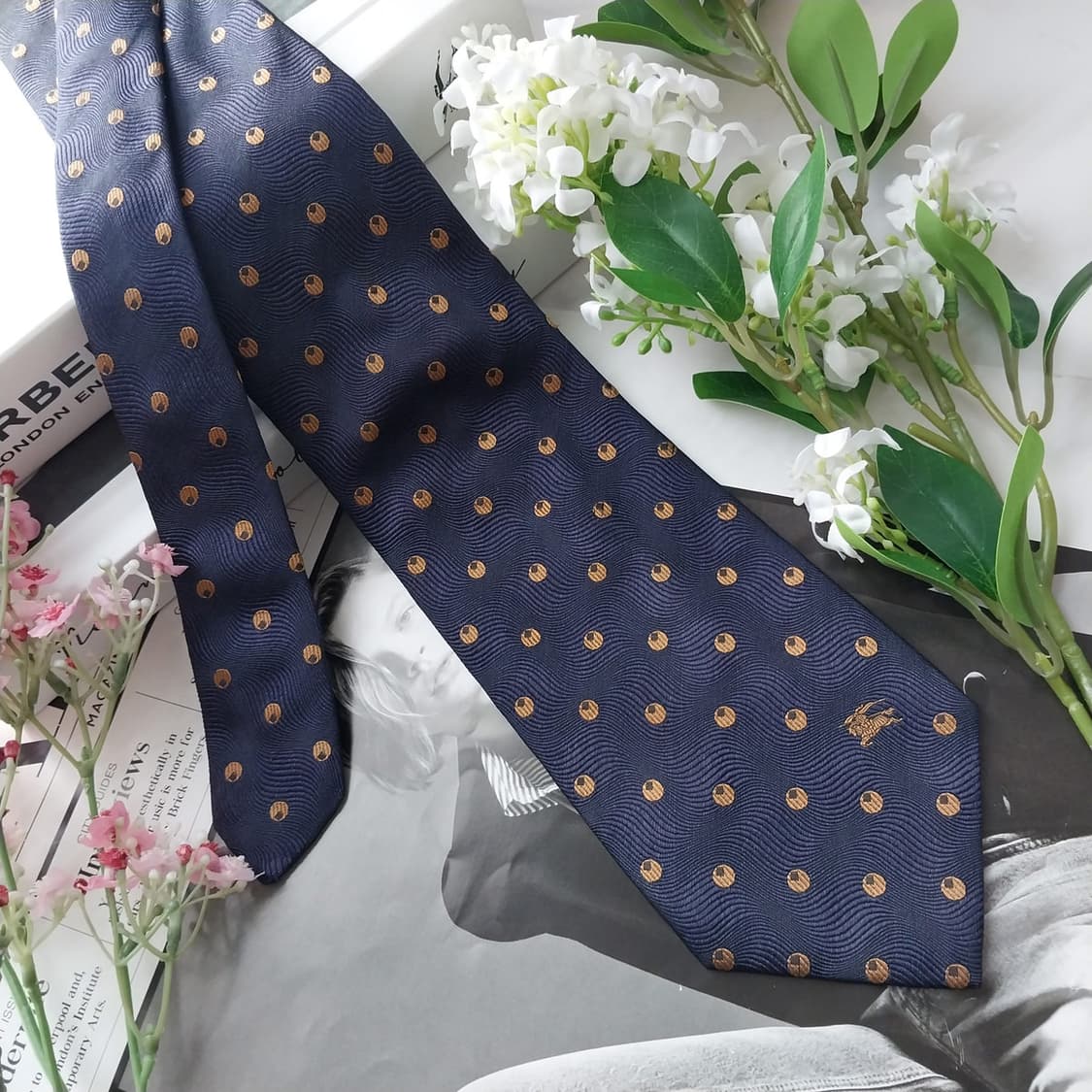 버버리 실크 도트&기마사 자카드 넥타이 9.5cm A+등급 K1531
 상품이미지2