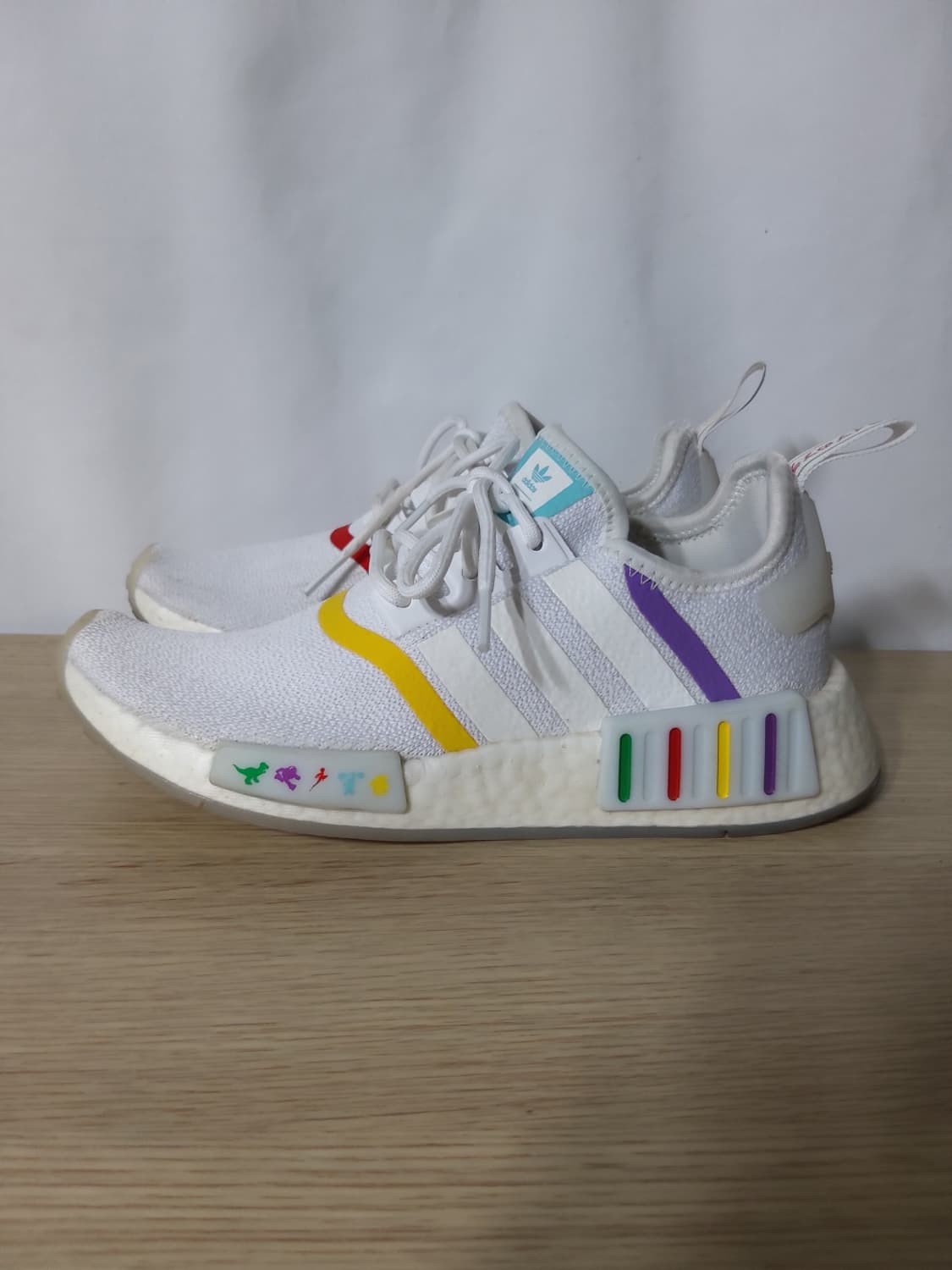 225mm 아디다스 nmd r1 운동화 상품이미지1