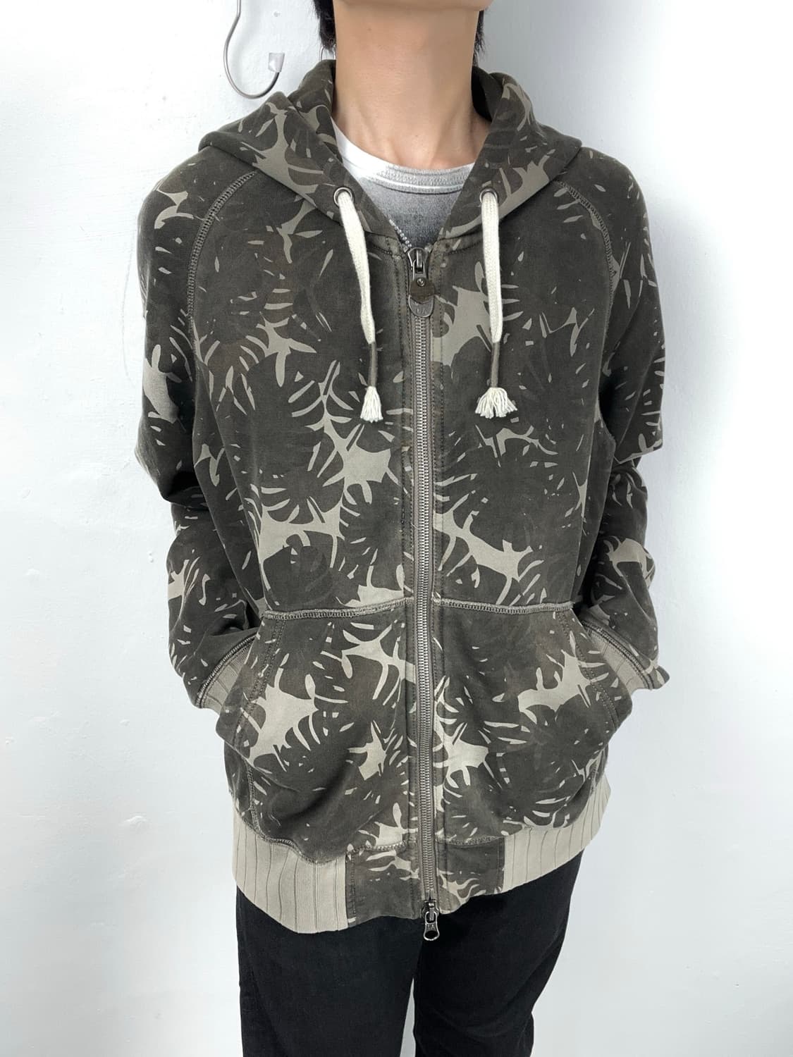 Armani Jeans Hidden Jungle Zip-Up Hoodie 상품이미지3