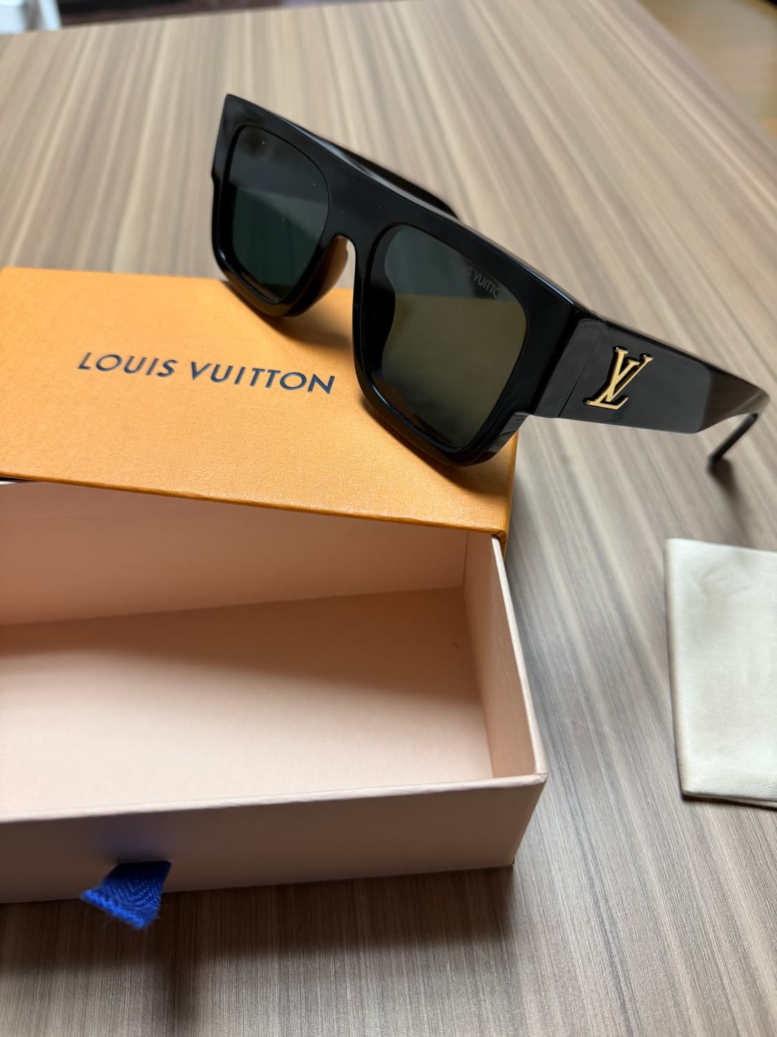 루이비통 선글라스  상품이미지4