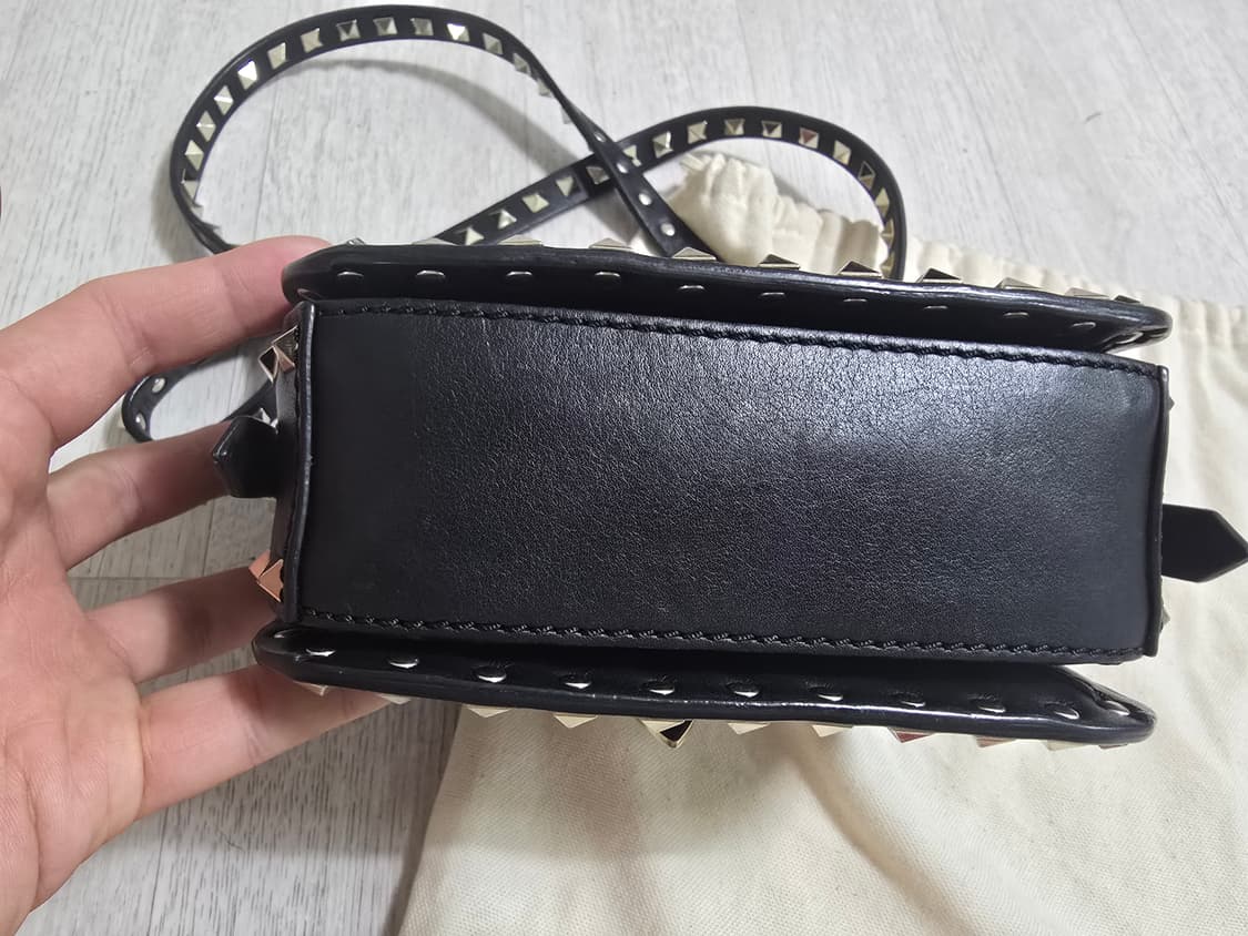 (정품) 발렌티노 락스터드 미니 크로스백 (명품 여자 가방 숄더백) 상품이미지4