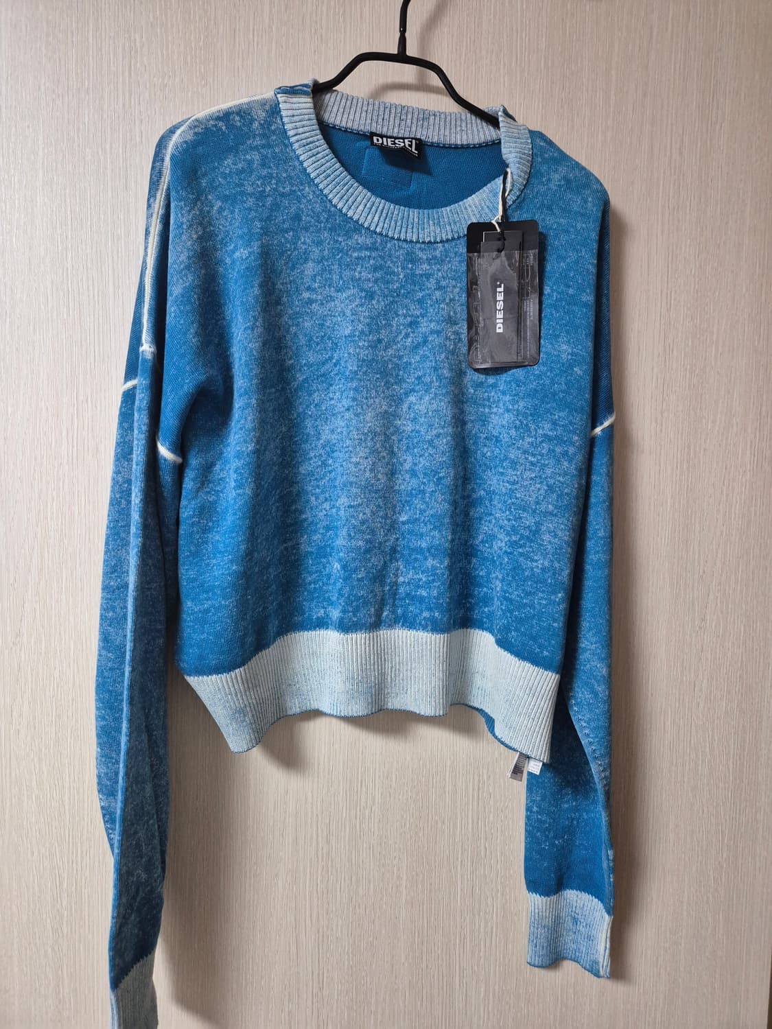 (정품) 디젤 블루 크롭 니트 새상품 22년 S 상품이미지3