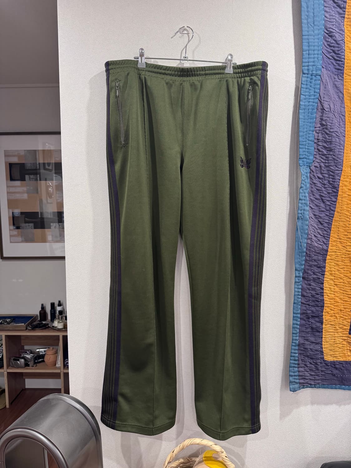 니들스 트레이닝 팬츠 올리브 그린 상품이미지1