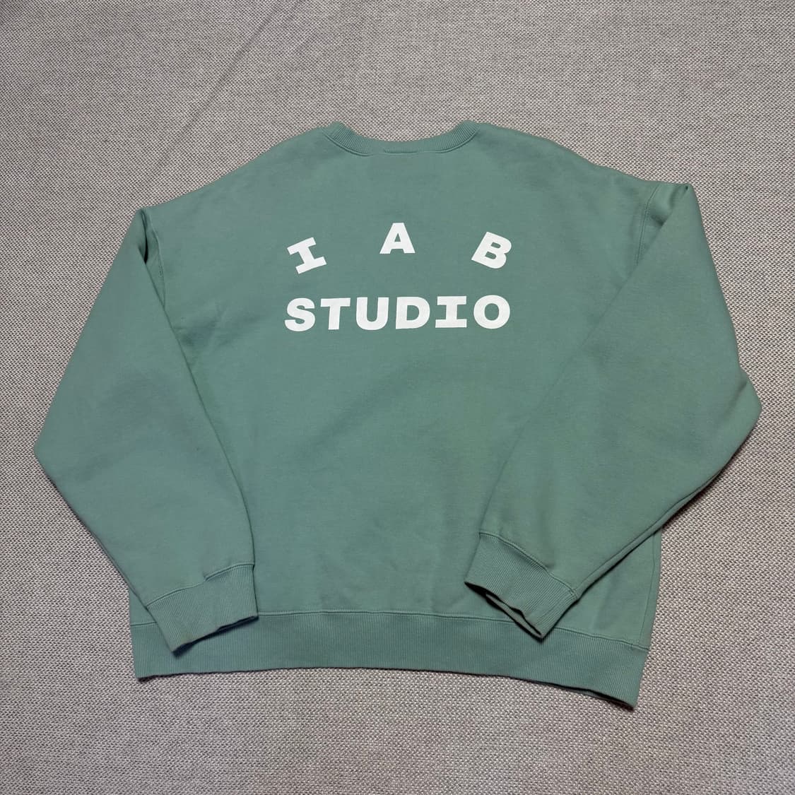 아이앱 스튜디오 기모 맨투맨 상품이미지5