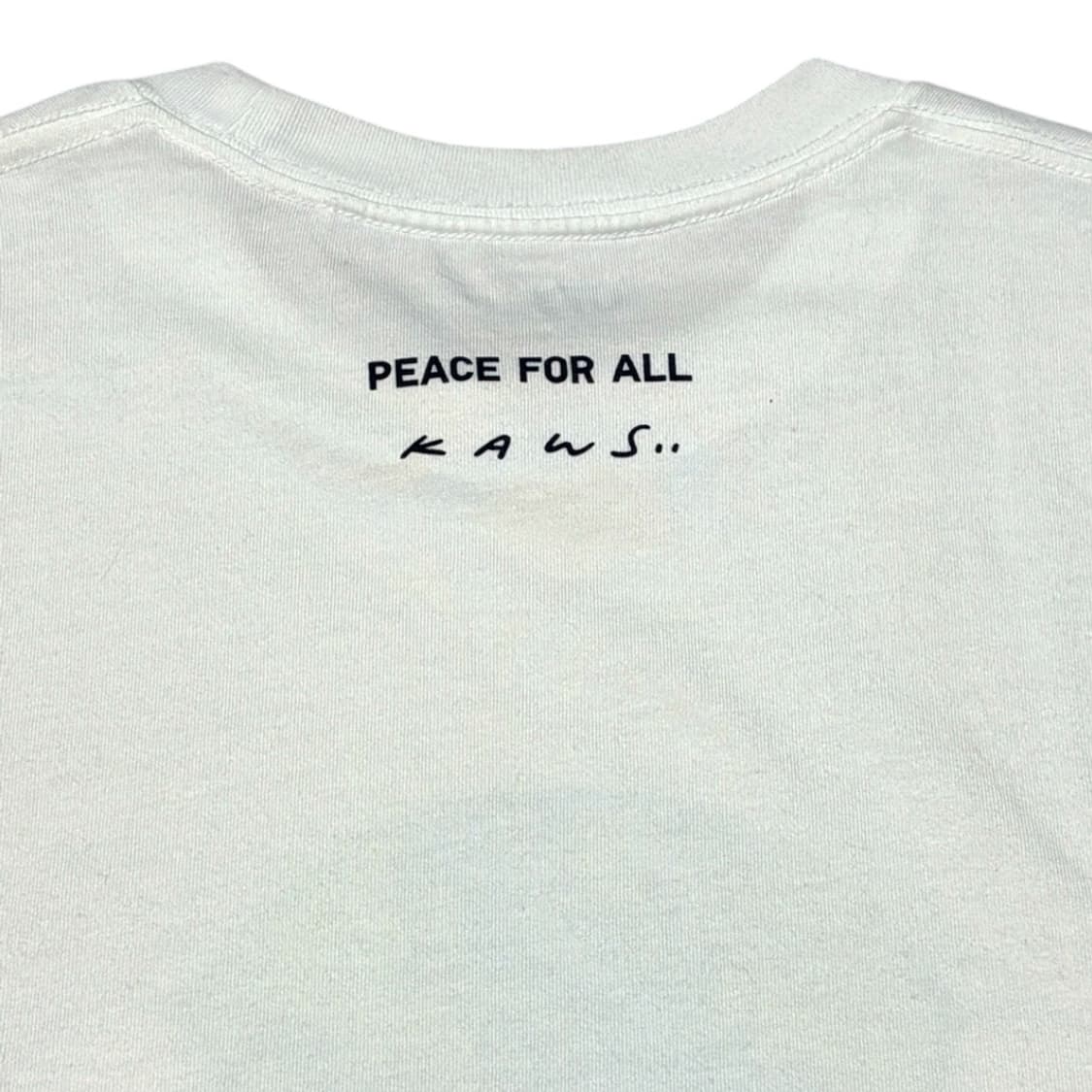 KAWS x Uniqlo Peace For All T-Shirt 상품이미지4