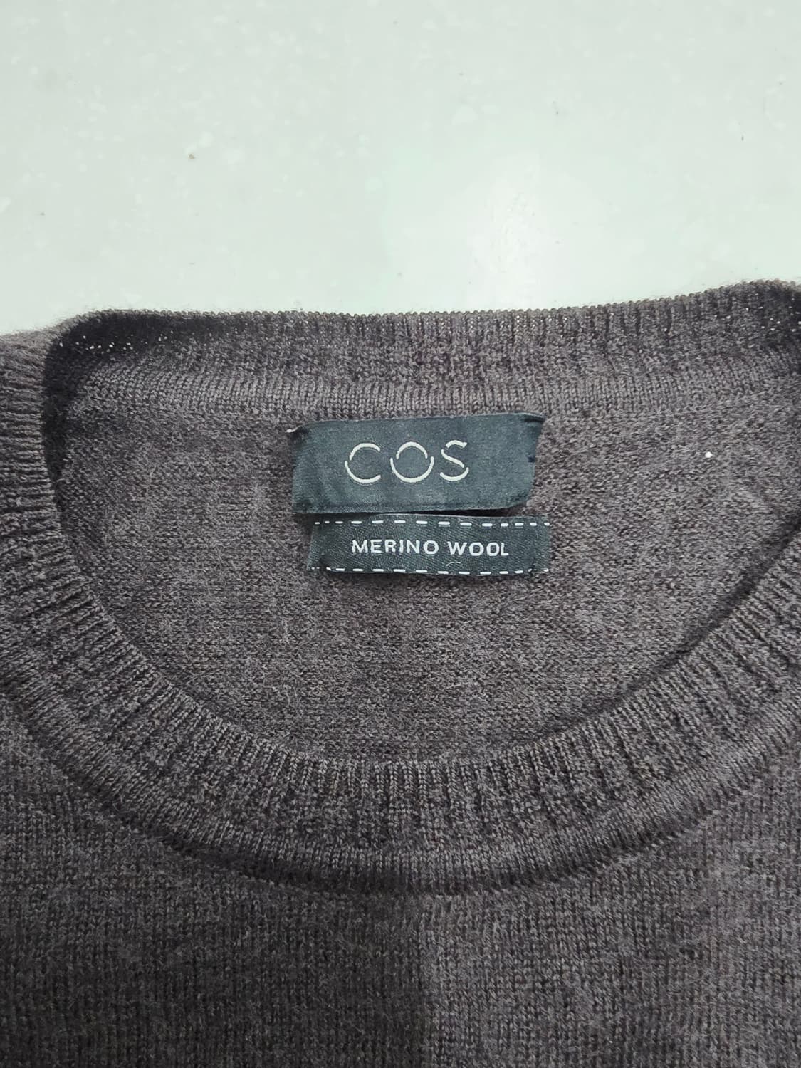 COS 브라운 라운드넥 메리노울 니트 스웨터 상품이미지9