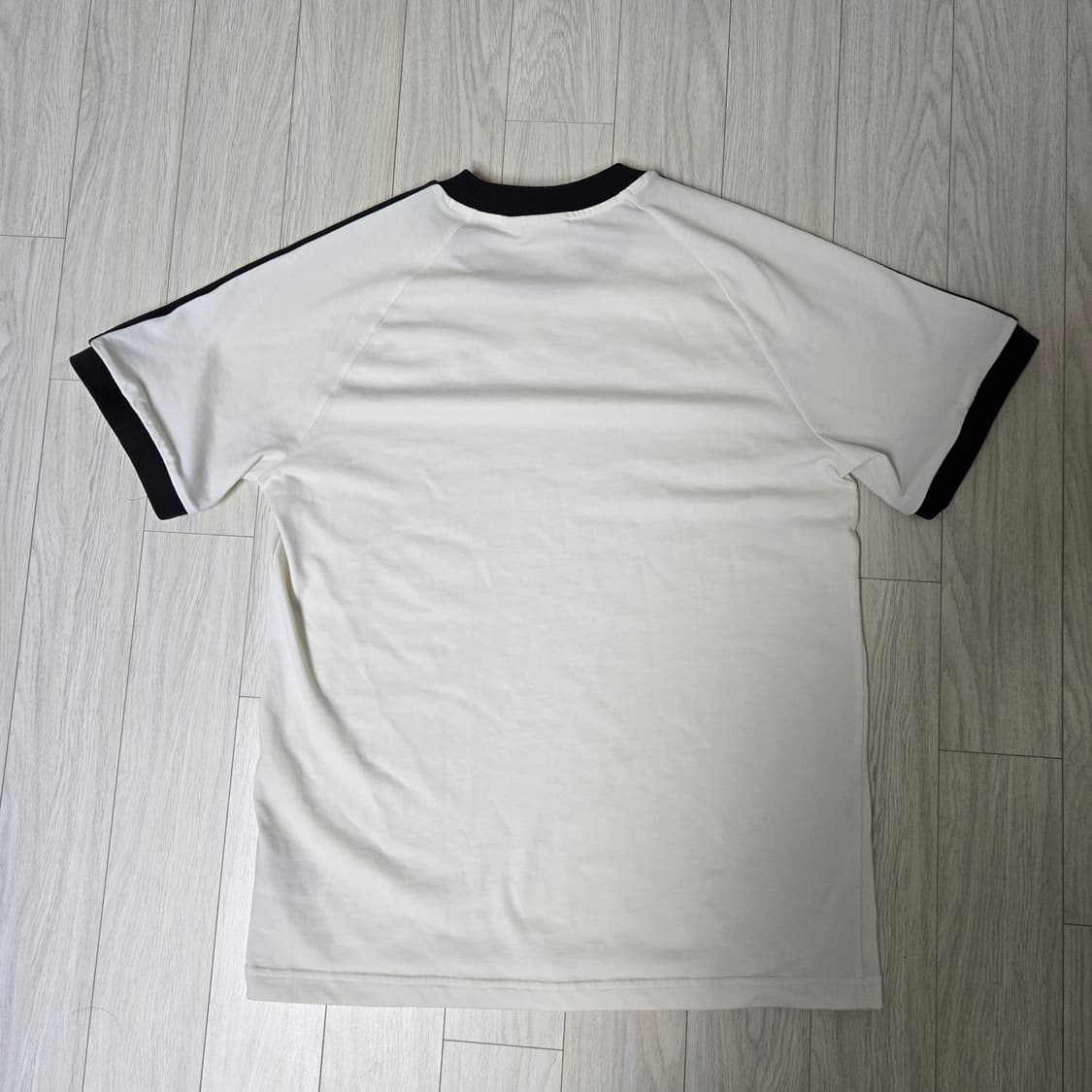 아디다스 독일 아디컬러 클래식 삼선 티셔츠 오프 화이트 상품이미지3