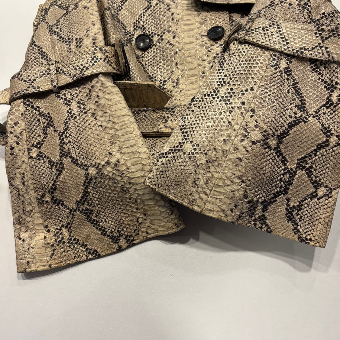 [S] 바나나리퍼블릭 올리비아 팔레르모 파이톤 패턴 트렌치 코트 C719 상품이미지6