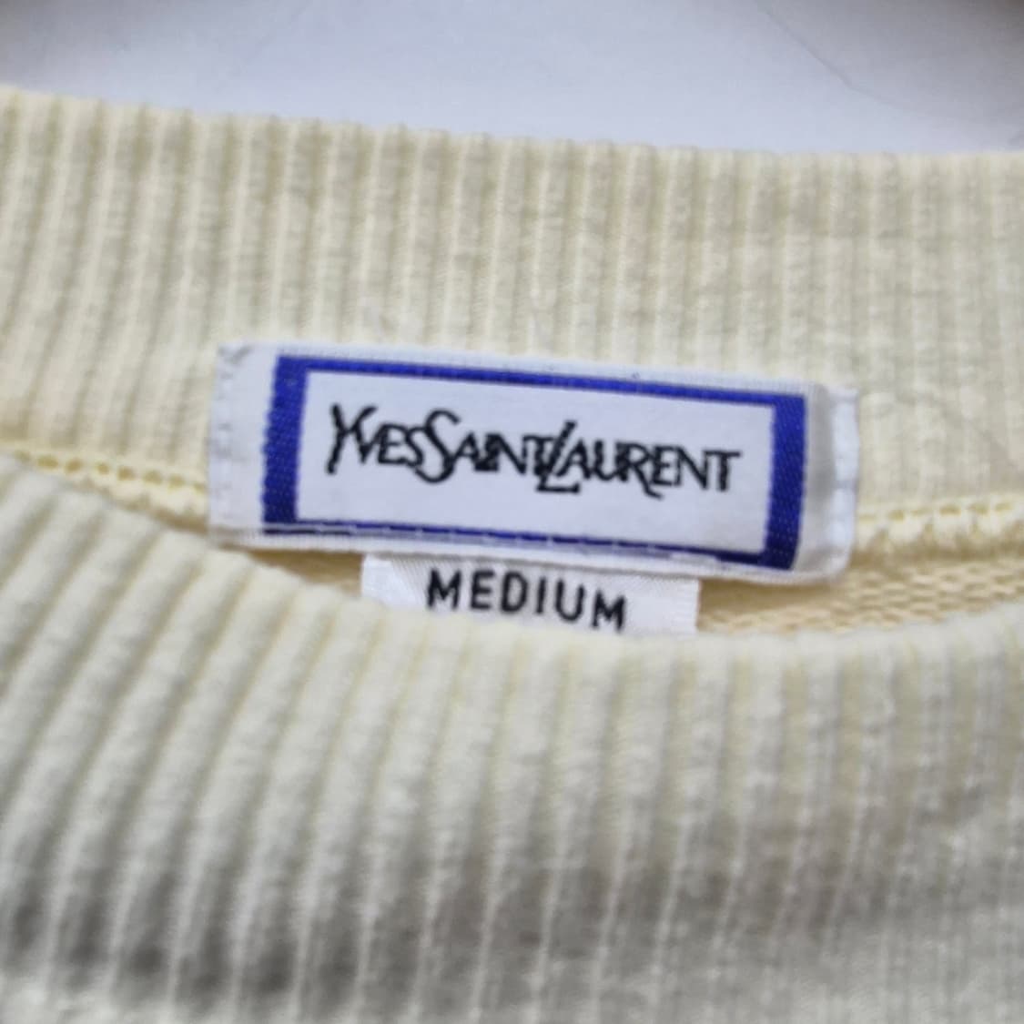 입생로랑 아이보리 자수 맨투맨 남녀공용 M 상품이미지3