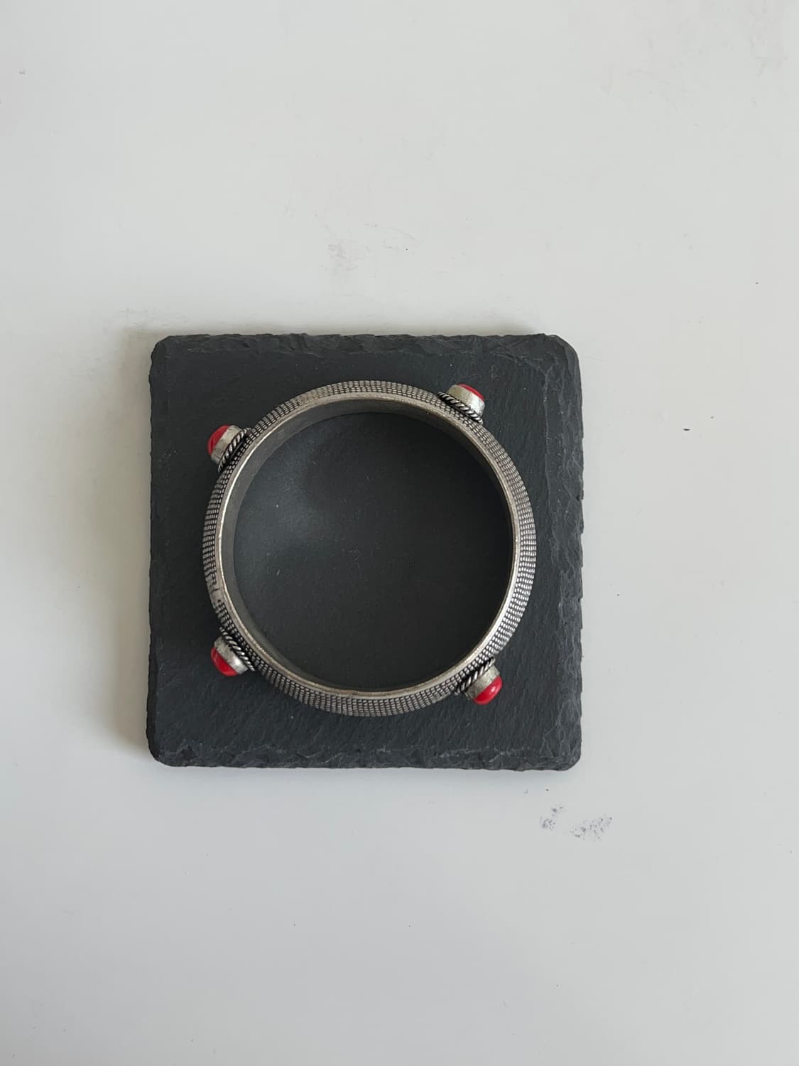 레드 젬스톤 텍스처 뱅글 상품이미지3