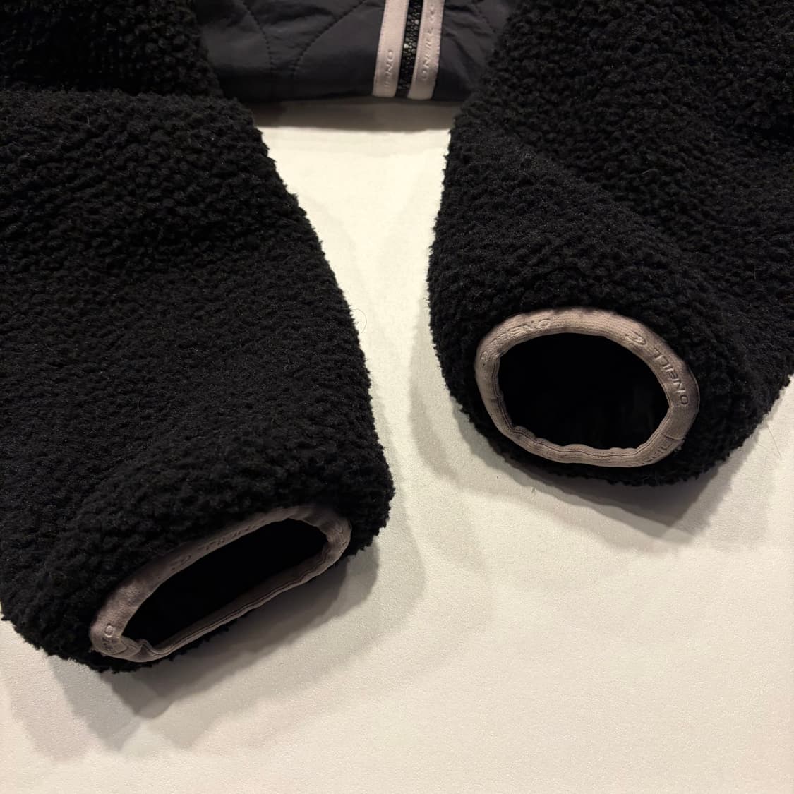[L] 오닐 퀄팅 플리스 배색 자켓 블랙 C52 상품이미지6