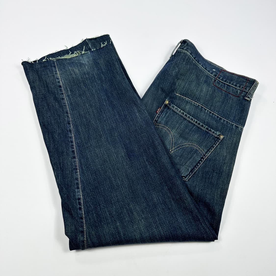 38 리바이스 와이드핏 엔지니어드 컷오프 데님팬츠 상품이미지1