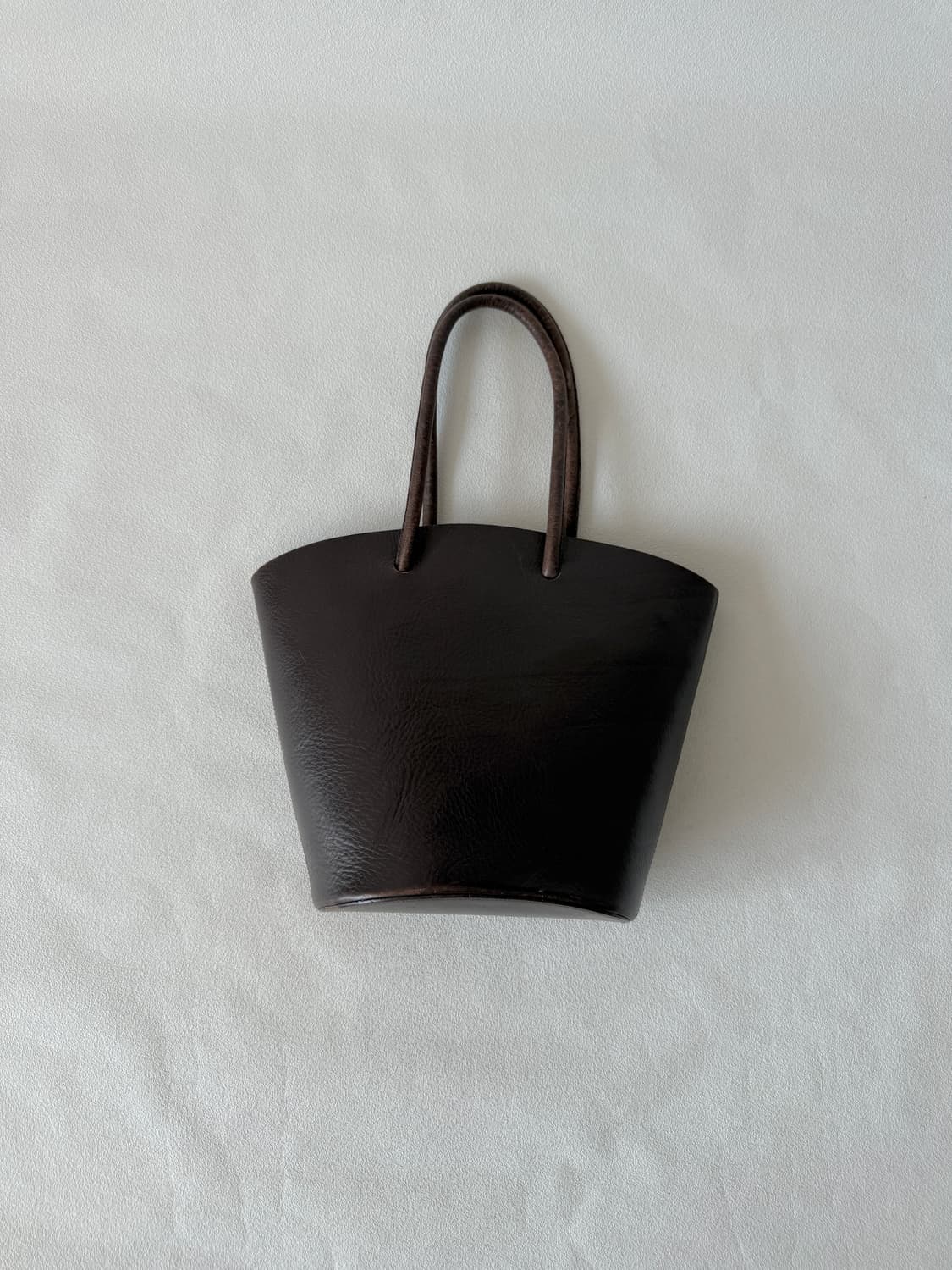 어트(autt) 레더 토트백 상품이미지1