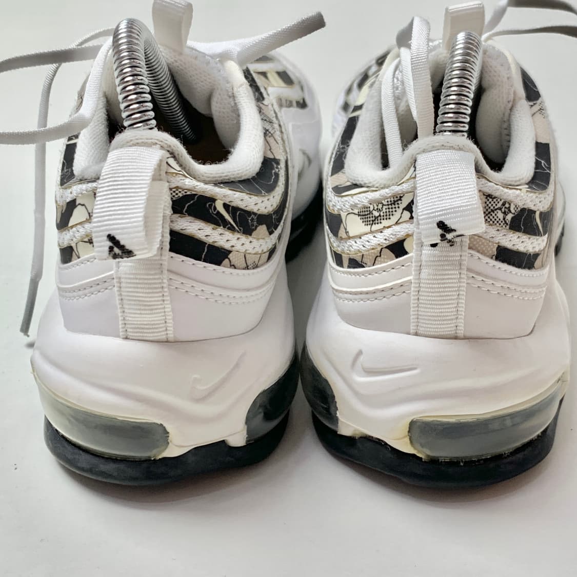 나이키 에어맥스 97 SE 플로랄 화이트 235 상품이미지5