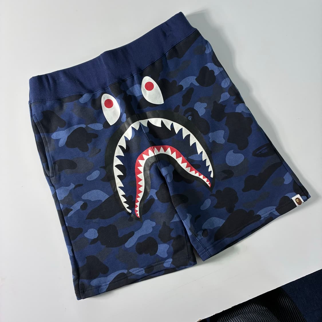 Bape  베이프 컬러 카모 샤크 하프팬츠  상품이미지2