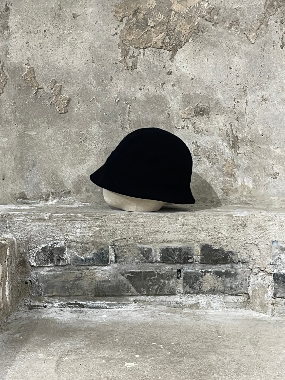 비비안 웨스트우드 블랙 orb 로고 울 버킷햇 상품이미지3