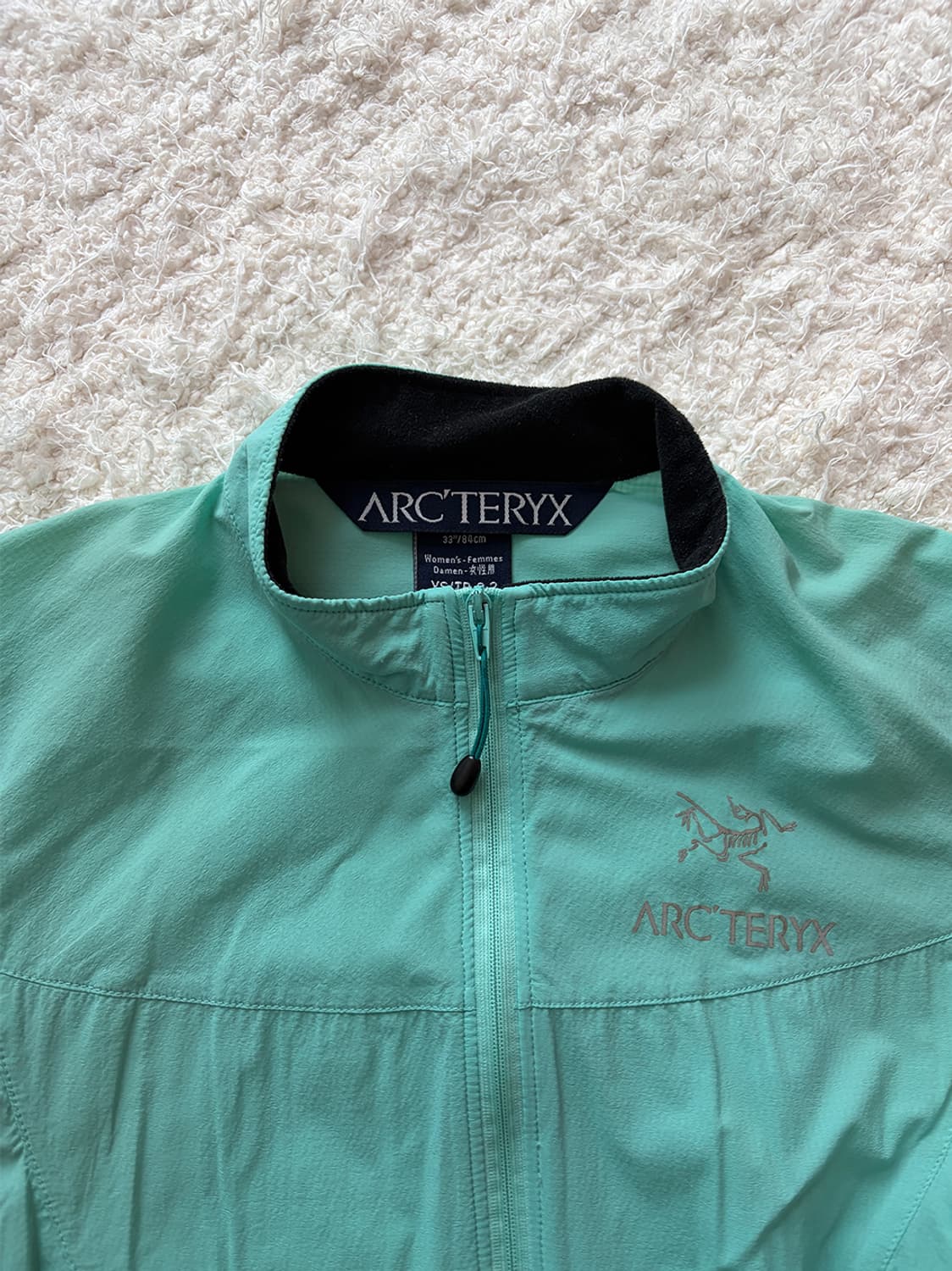 아크테릭스 민트 바람막이 상품이미지4