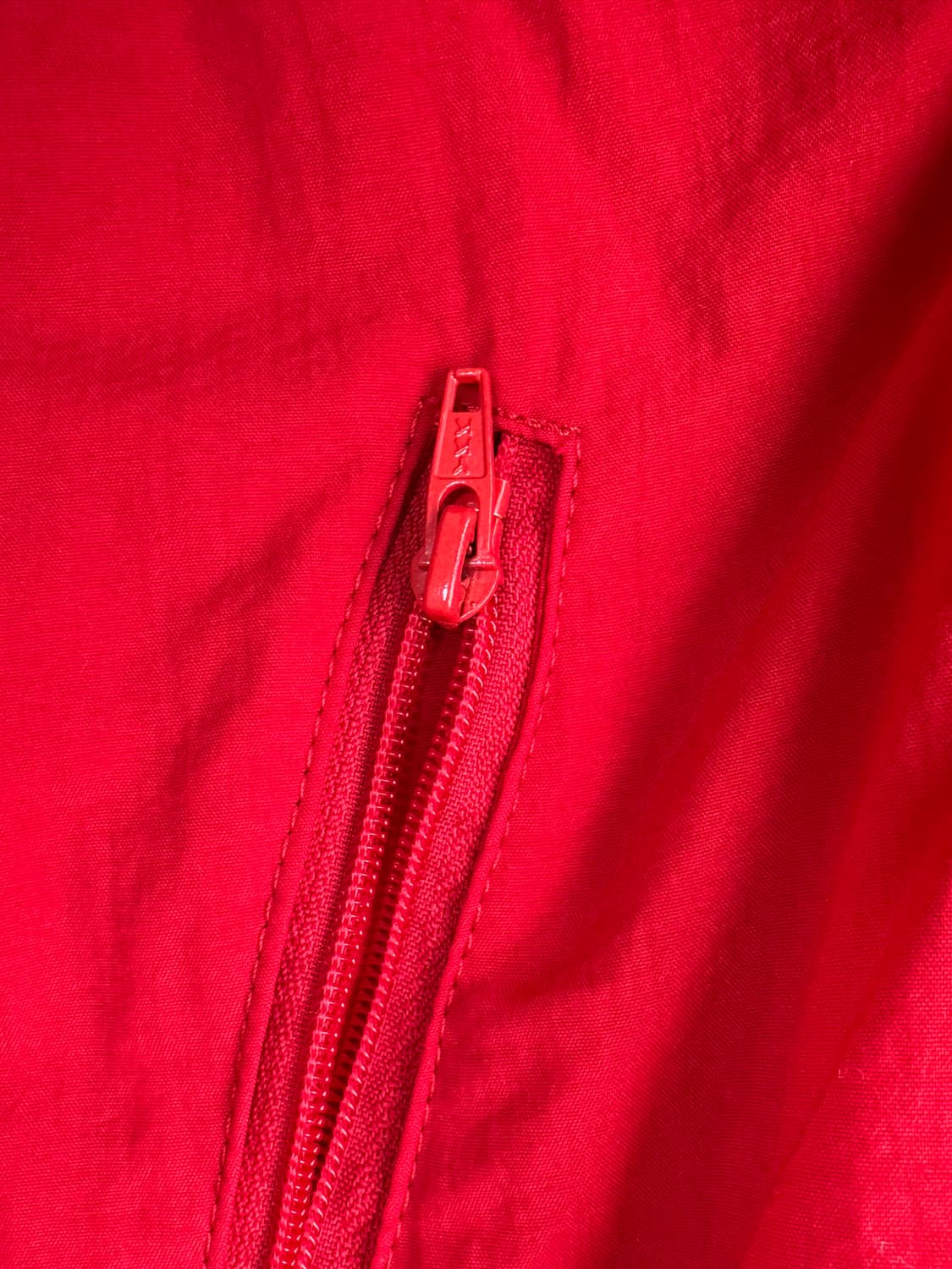 올드스쿨 UCLA 스포츠 레드 윈드브레이커 상품이미지3