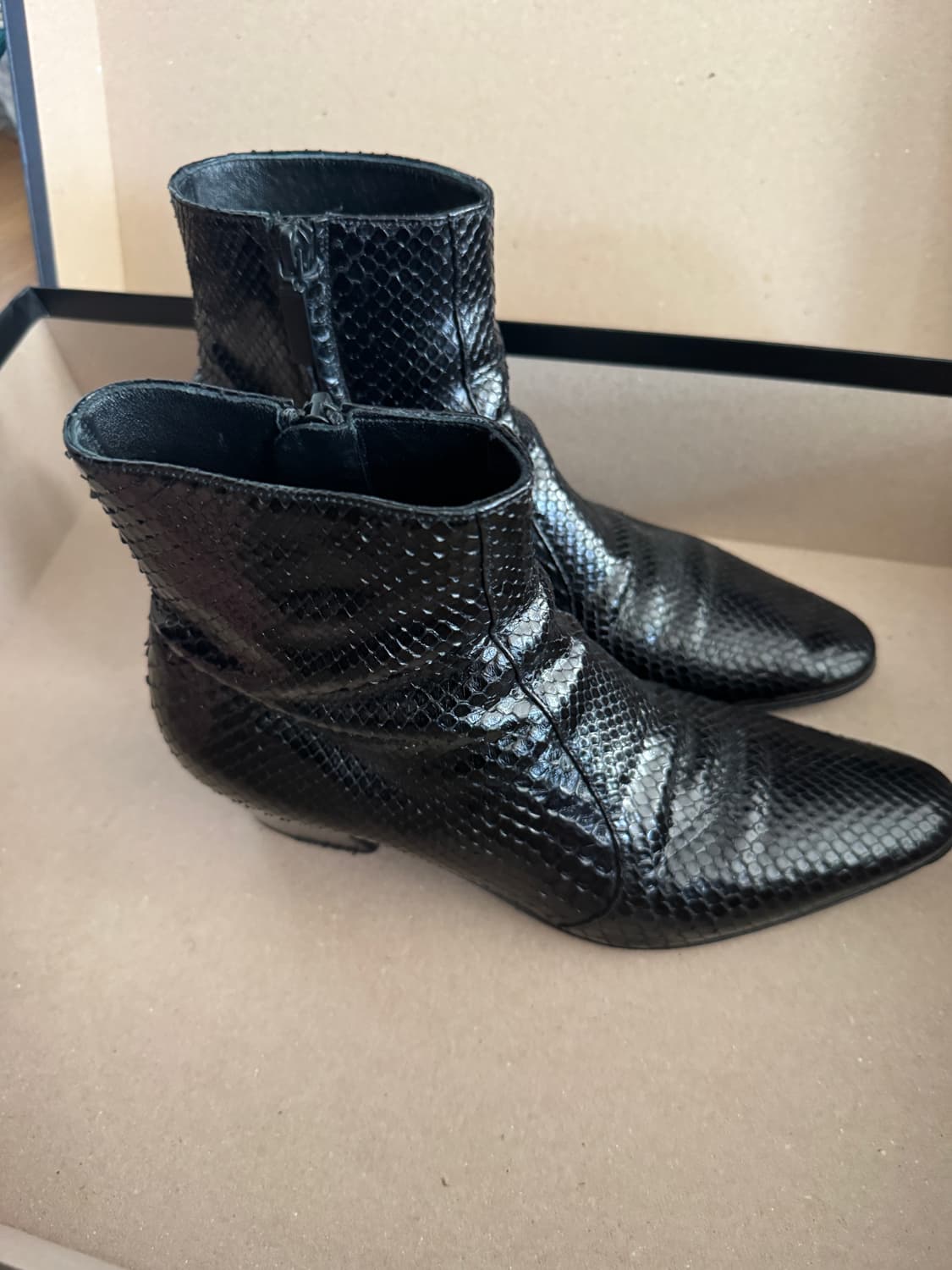 생로랑 파이썬 스네이크 스킨 첼시부츠 상품이미지5