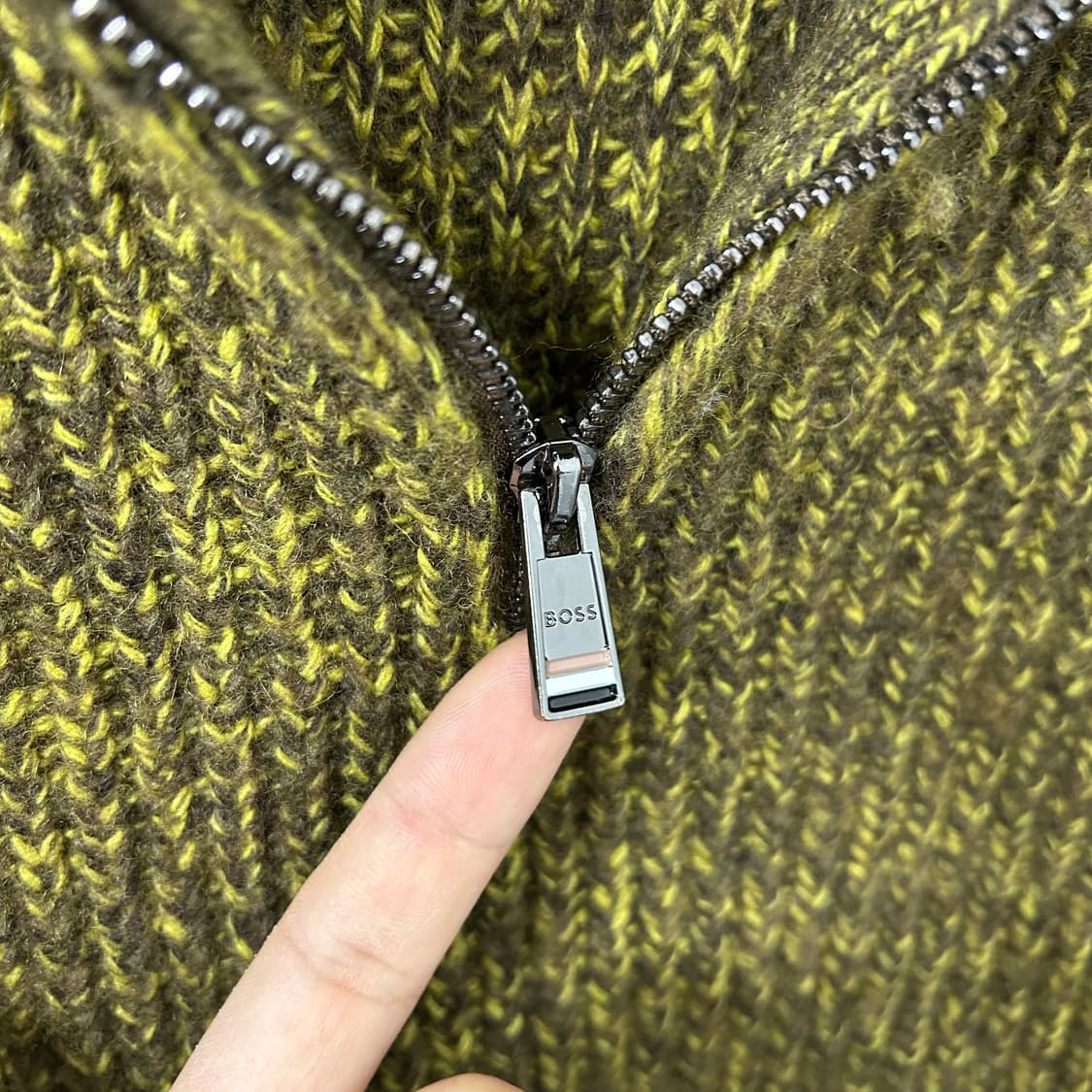 휴고보스 24FW 멜란지 반집업 니트 상품이미지8