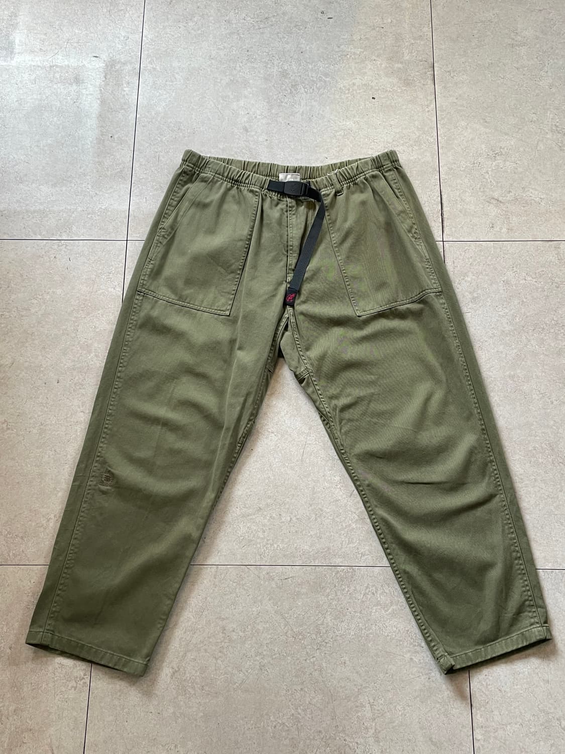 Gramicci 그라미치 카키색 루즈핏 팬츠 상품이미지1