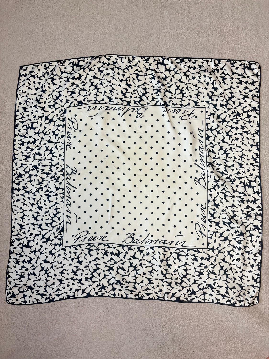 피에르 발망(Pierre Balmain) 빈티지 실크 스카프 상품이미지1