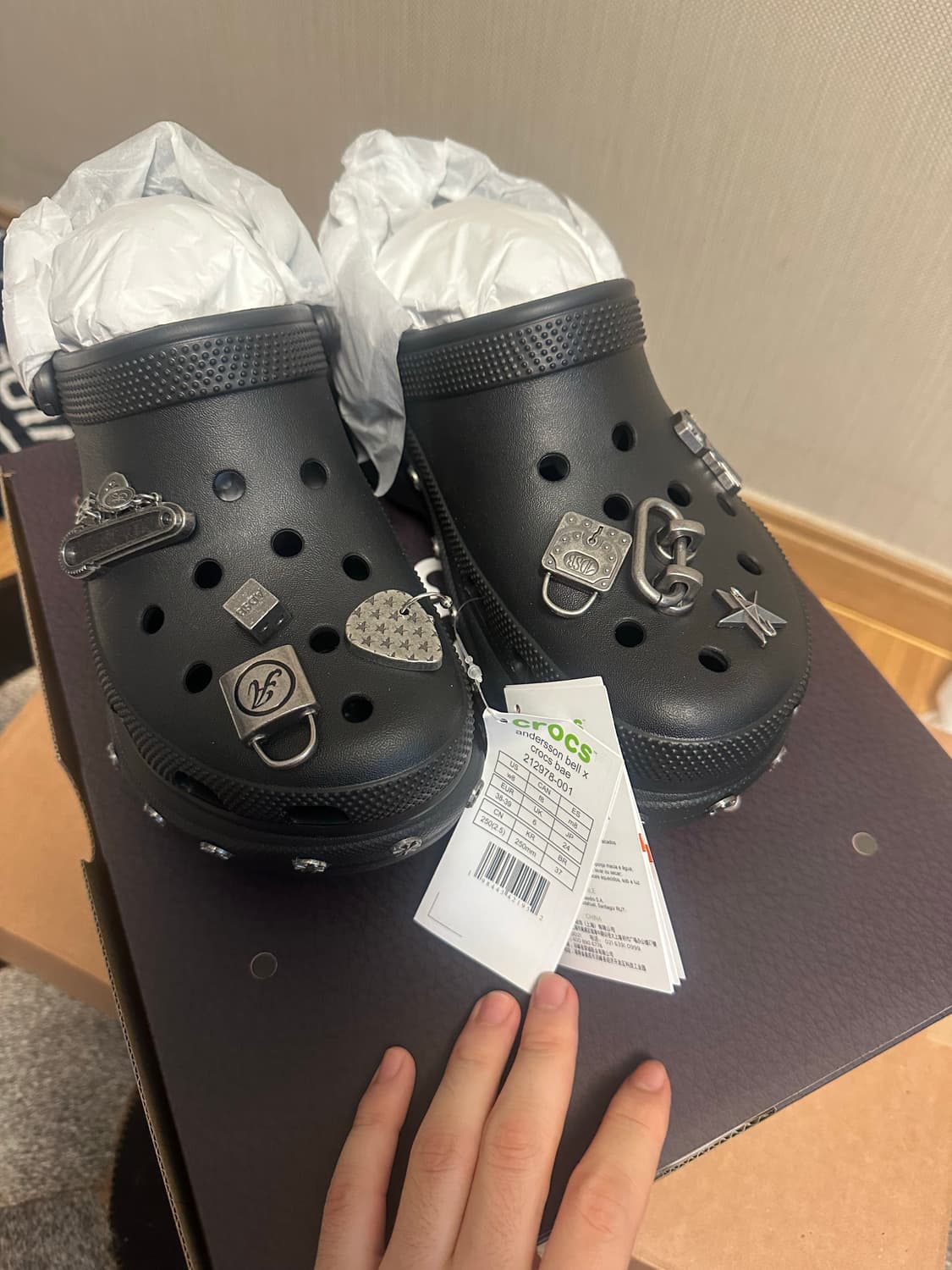 앤더슨벨 크록스 베이 클로그 블랙 상품이미지2