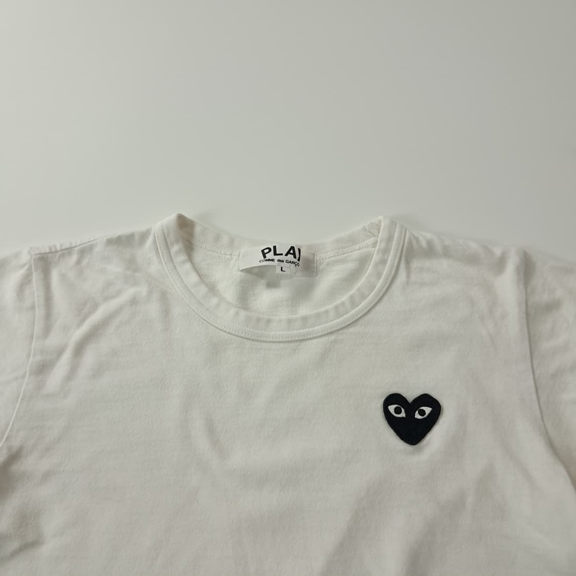 CK195 L 꼼데가르송 일본판 블랙하트 화이트 반팔 티셔츠 상품이미지2