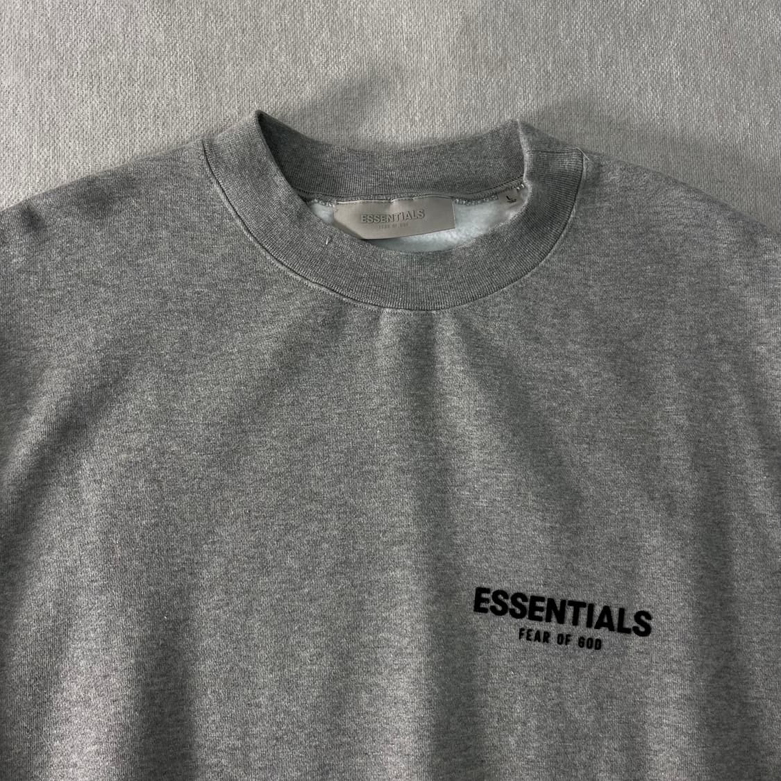 105 피오갓 에센셜 백로고 맨투맨 상품이미지3