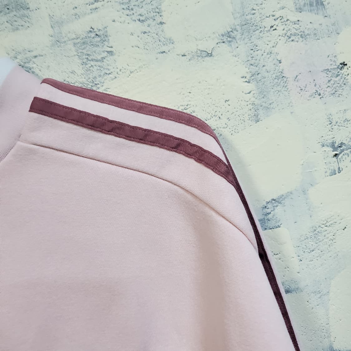 아디다스 핑크색 크롭 트랙탑 맨투맨  상품이미지3