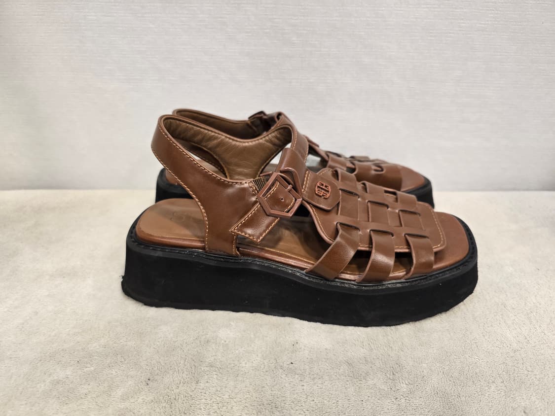 슈콤마보니 피셔맨 브라운 스트랩 플랫폼 샌들 250 상품이미지4