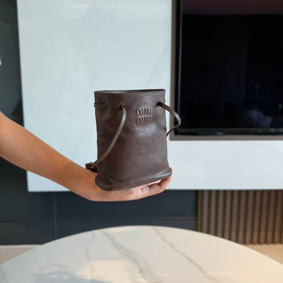 미우 미우 나파 레더 미니백 상품이미지2