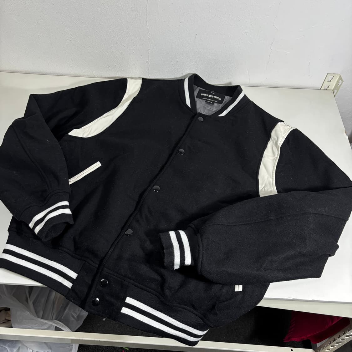 L 드림월드 블랙 캐시미어혼방 바시티자켓 상품이미지1