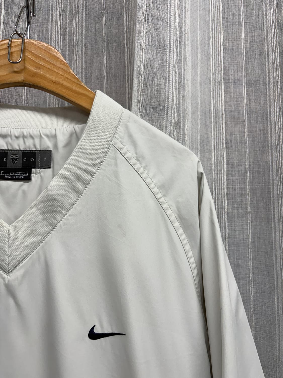 나이키 아이보리 스우시 브이넥 웜업 상품이미지3