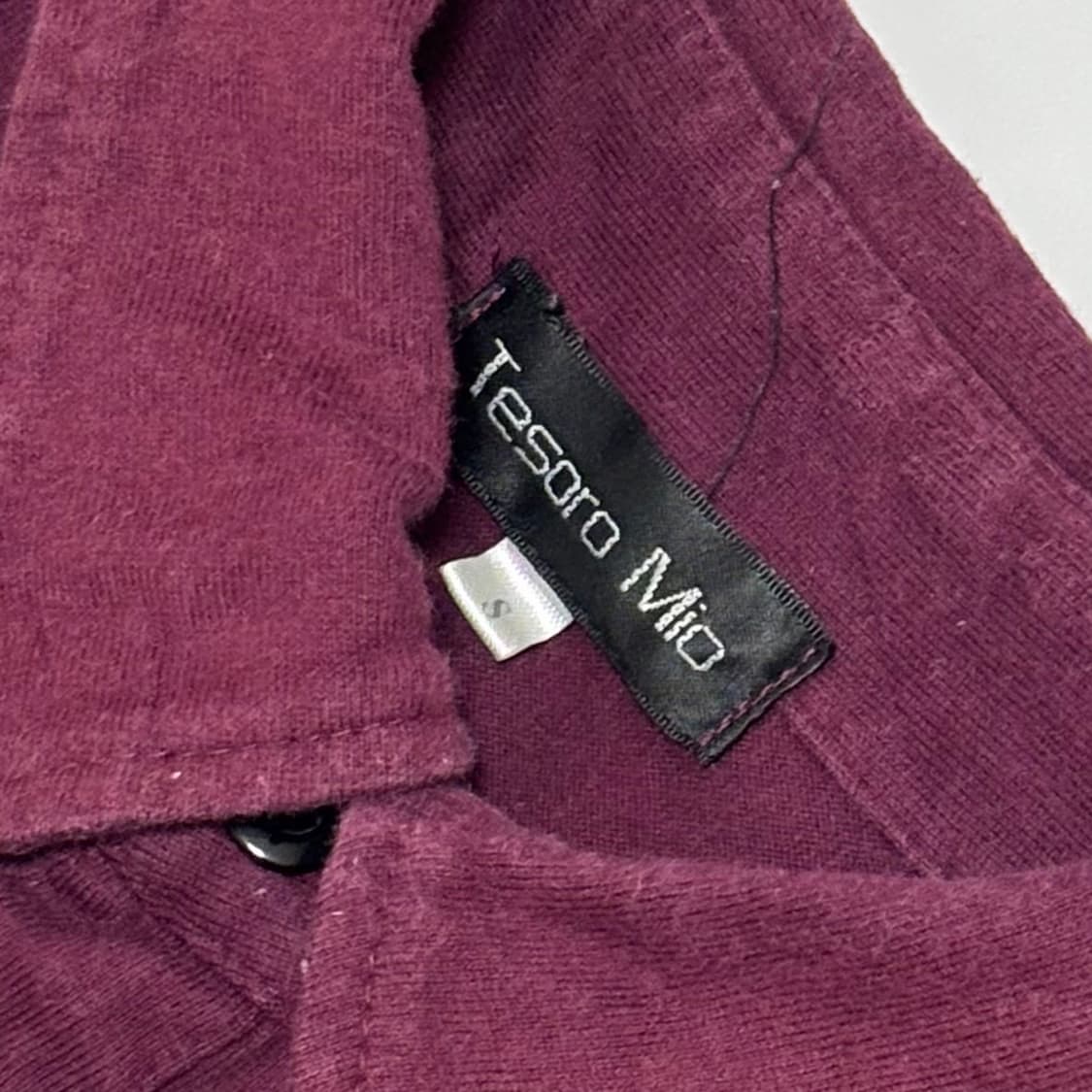 테소로 미오 고딕 그래픽 버건디 카라 반팔 티셔츠 상품이미지3