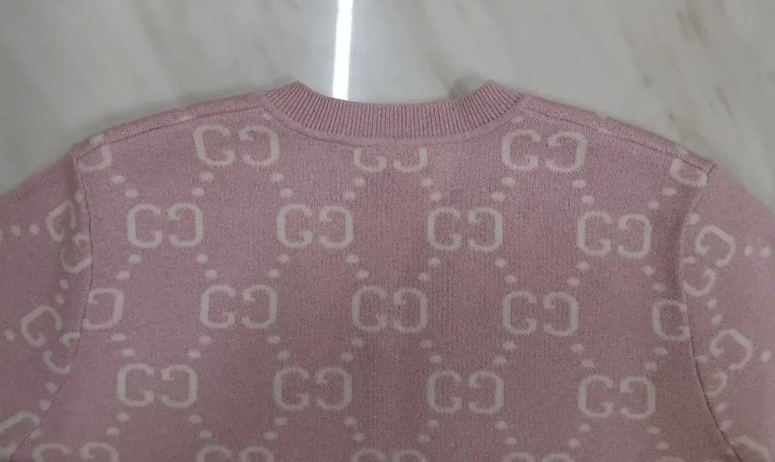 구찌 GG로고 여성 남성 긴팔 브이넥 니트 S 사이즈  상품이미지8