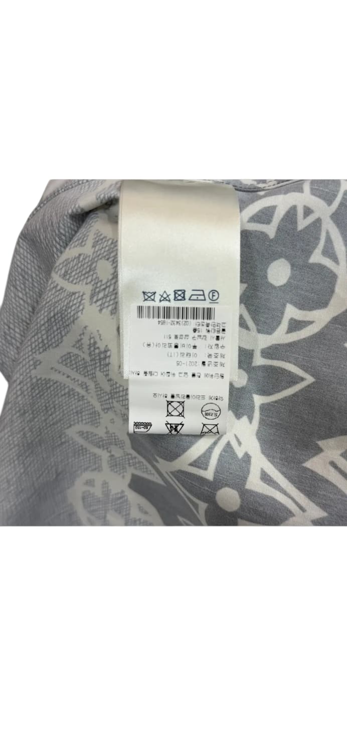 [정품] 루이비통 모노그램 월드 투어 그래픽 반팔 셔츠XL 상품이미지5