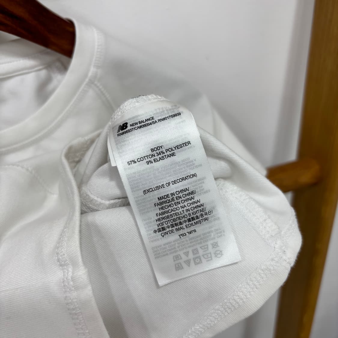 New Balance 크롭 반팔티 상품이미지5