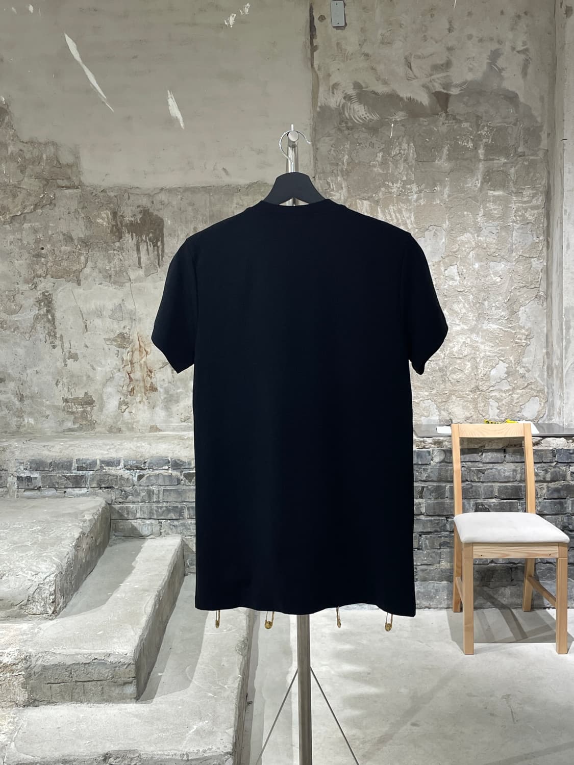 베르수스 베르사체 블랙 헴 골드 로고 클립 레이온 하프티 상품이미지6