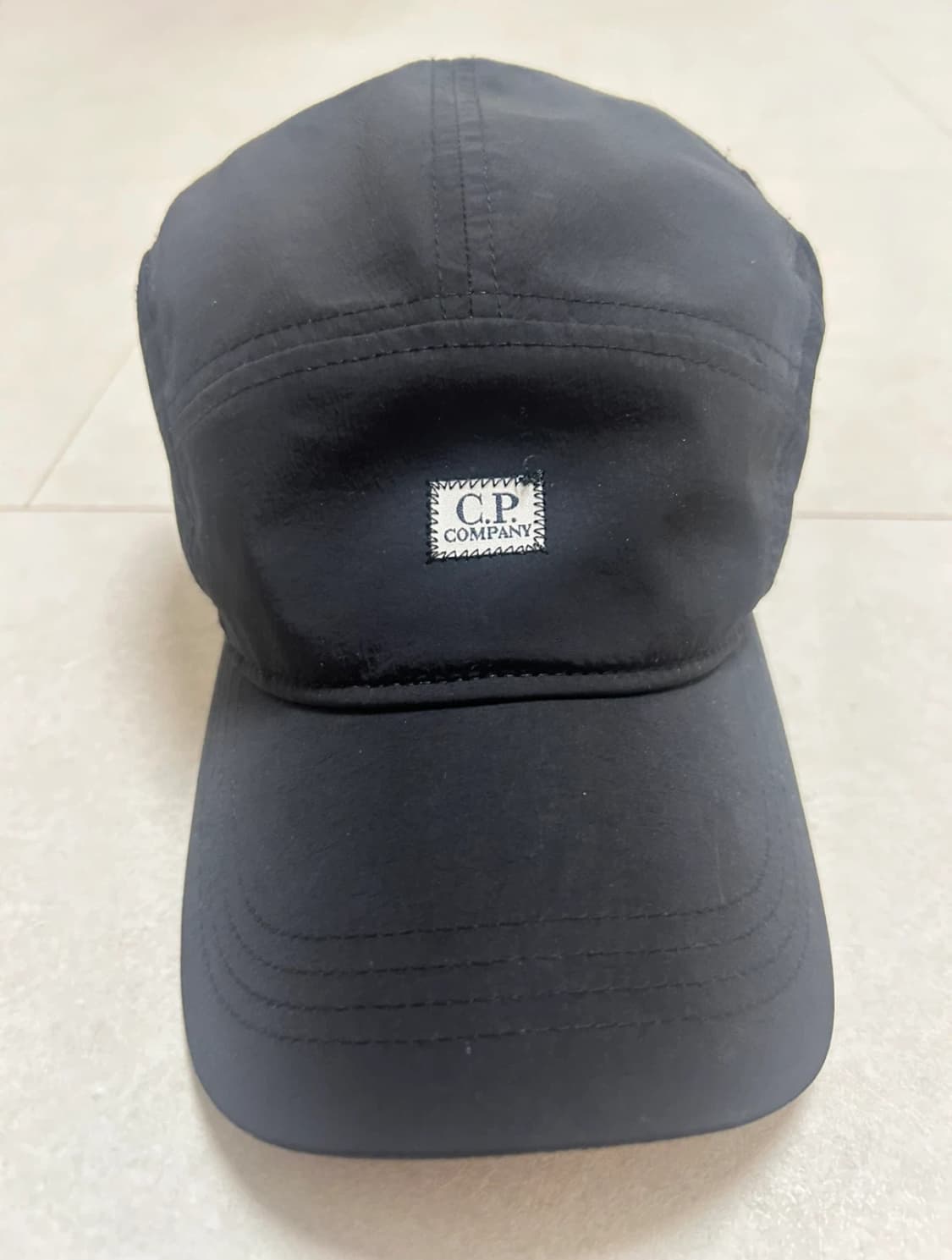 C.P. 컴퍼니 크롬 로고 캡 블랙 - 22SS 상품이미지1