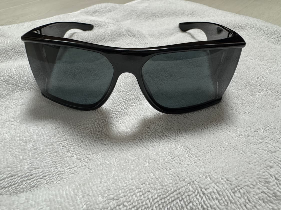 생로랑 Saint Laurent 선글라스 플레이보이 카티 착용 상품이미지2